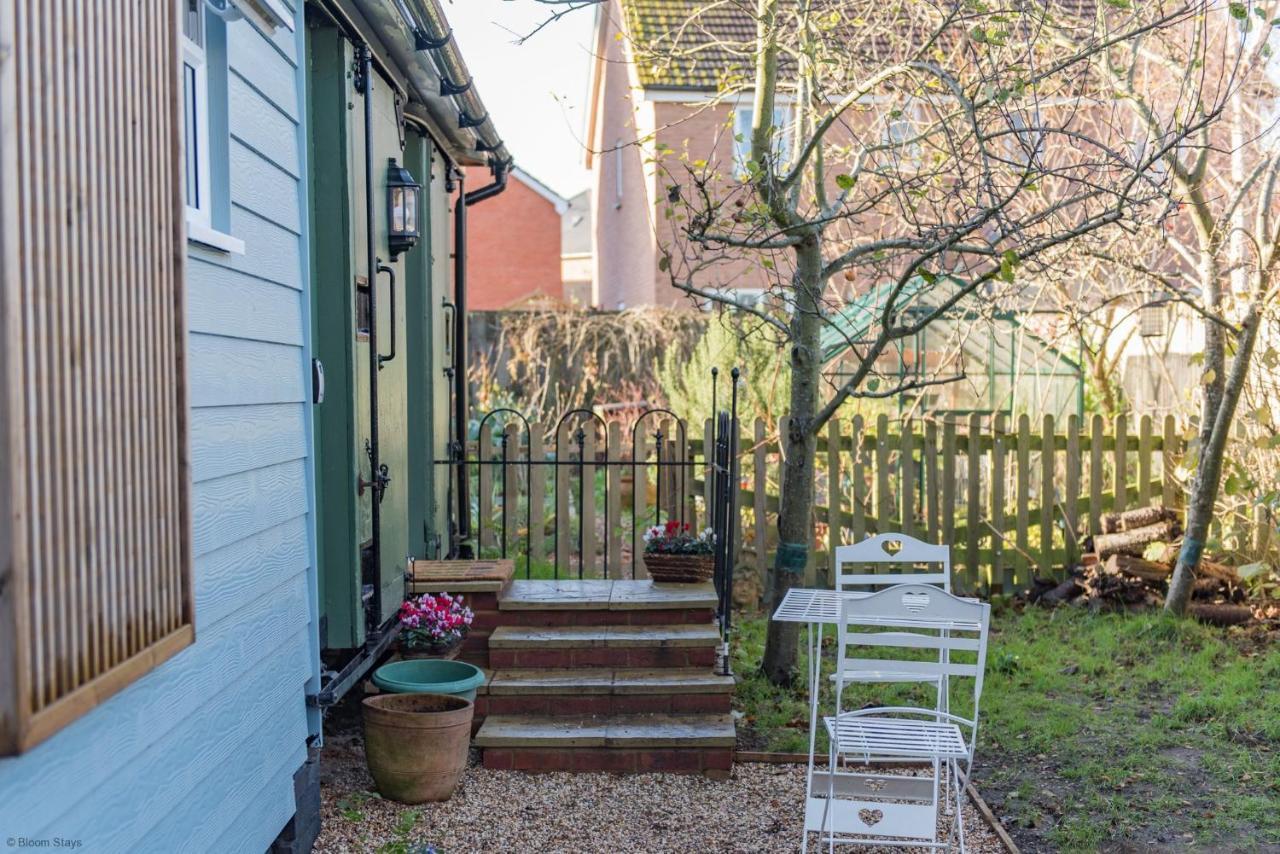 Plumcot Halt By Bloom Stays Canterbury Exterior photo
